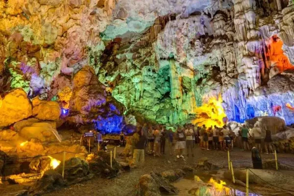 Ha long Dau-Go-Cave2
